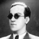 Ritratto d'archivio di Carlos Di Sarli con gli occhiali scuri